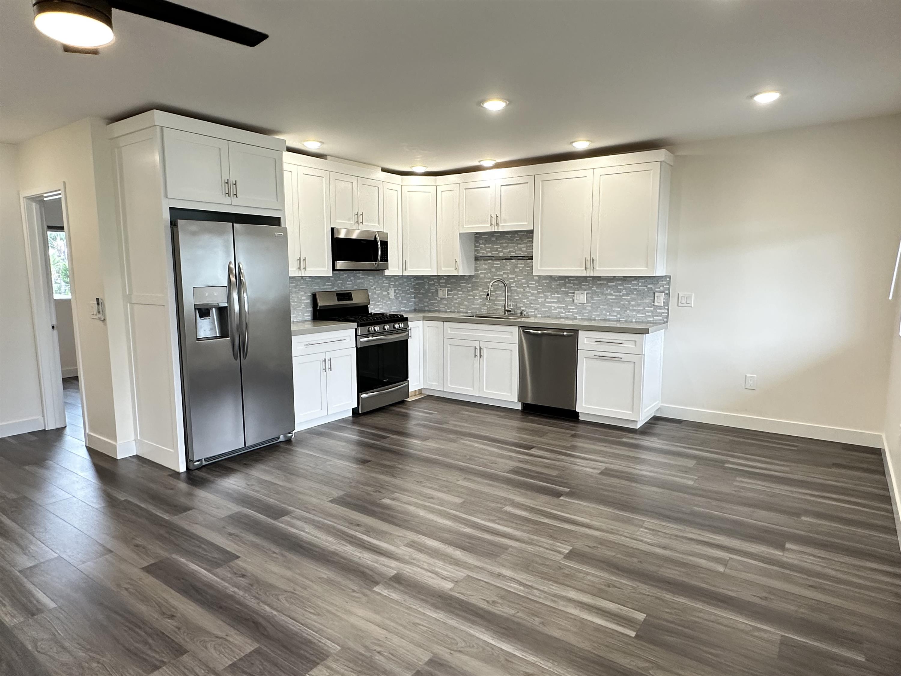 2030 Diamond Street - H